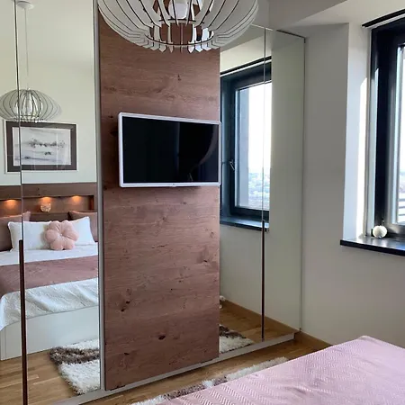Waterfront Tower Apartment *